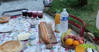 Petit déjeuner en terrasse